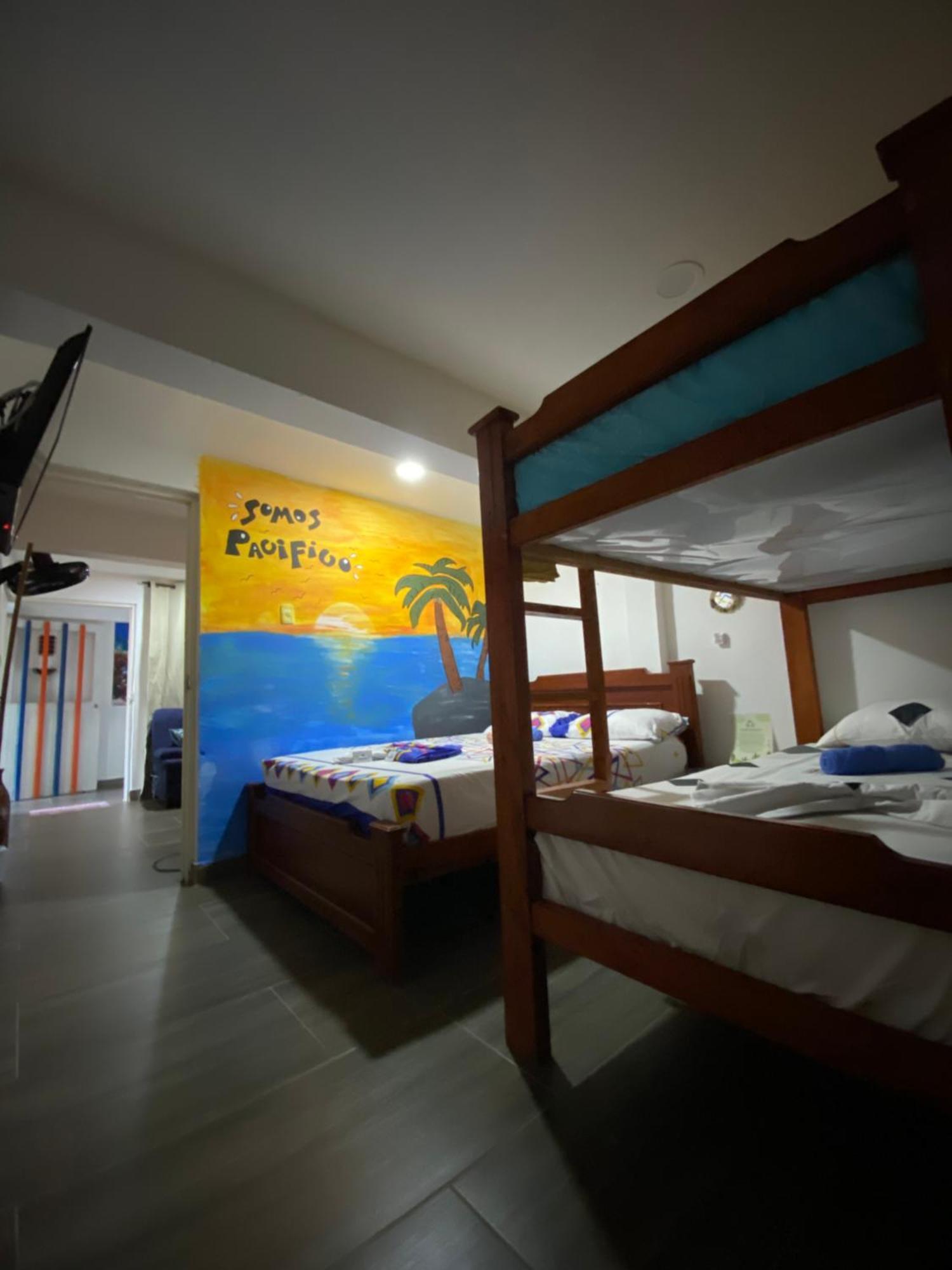 Acuarios Hostal Playa Ladrilleros Esterno foto