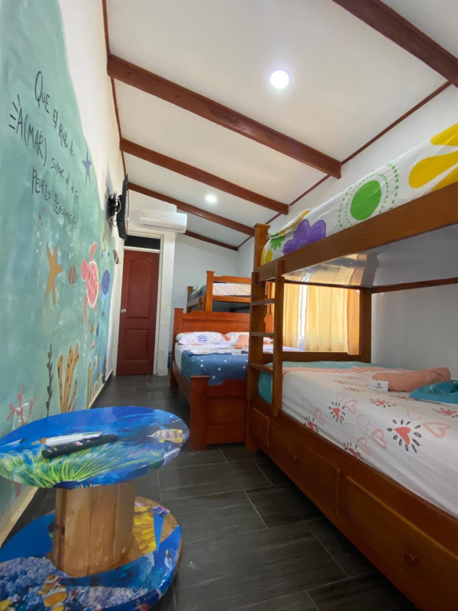 Acuarios Hostal Playa Ladrilleros Esterno foto