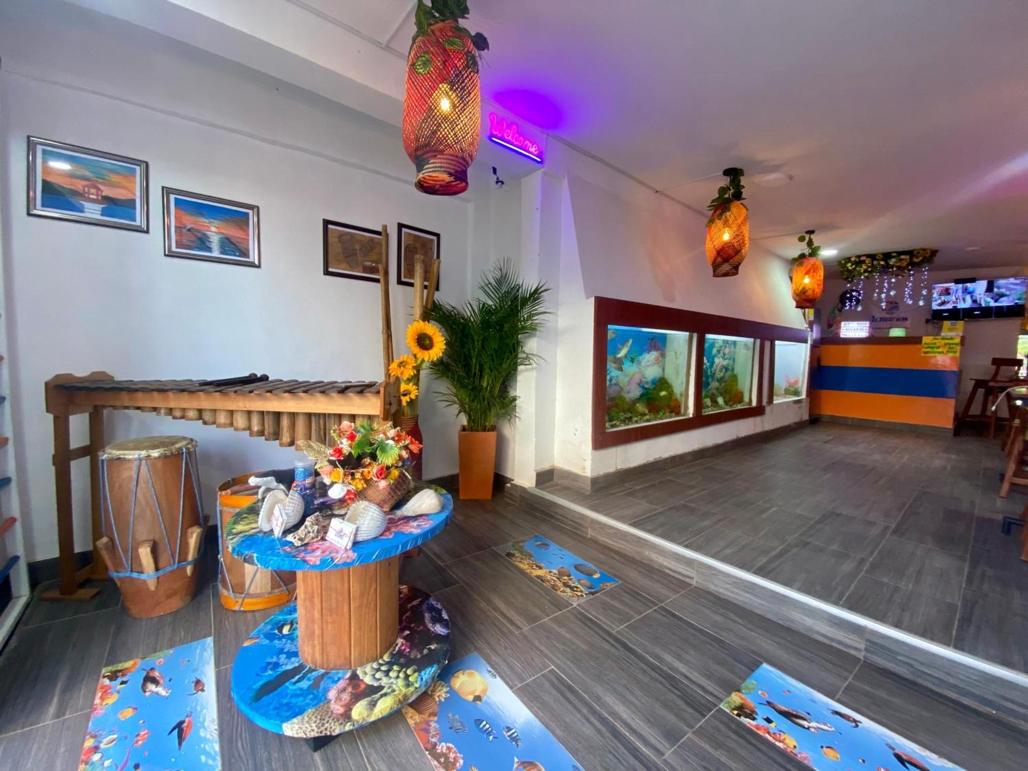 Acuarios Hostal Playa Ladrilleros Esterno foto