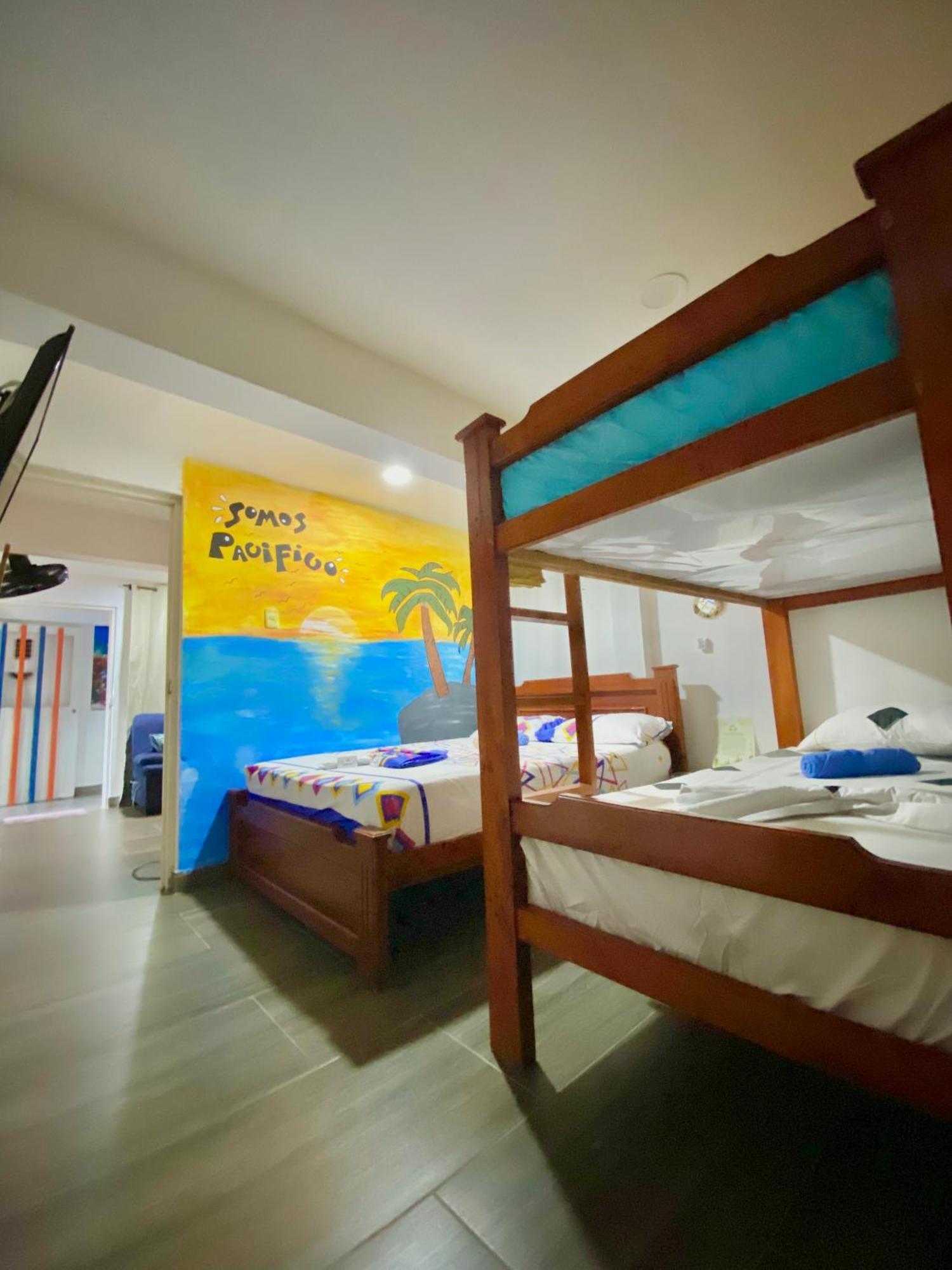 Acuarios Hostal Playa Ladrilleros Esterno foto