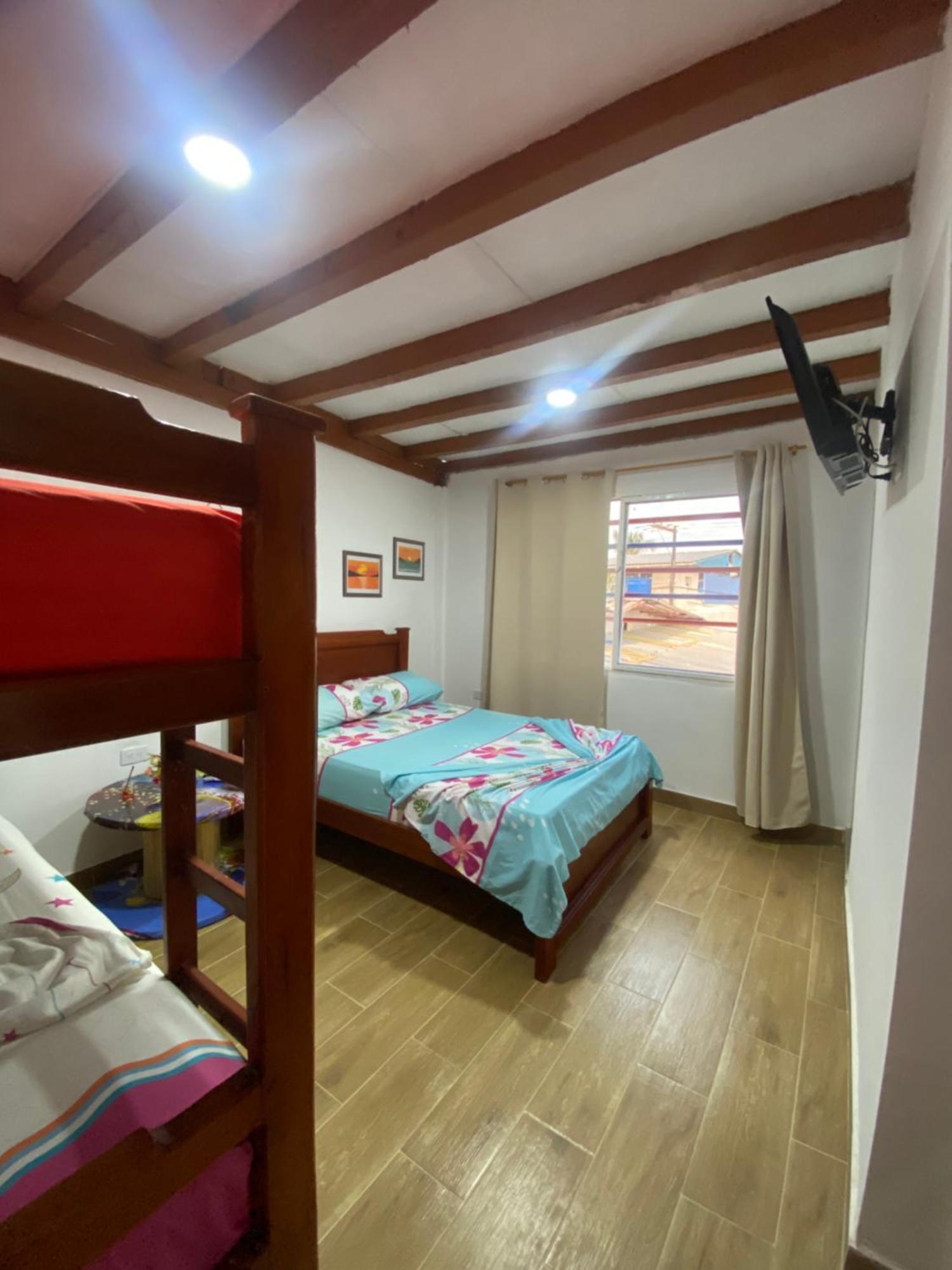 Acuarios Hostal Playa Ladrilleros Esterno foto