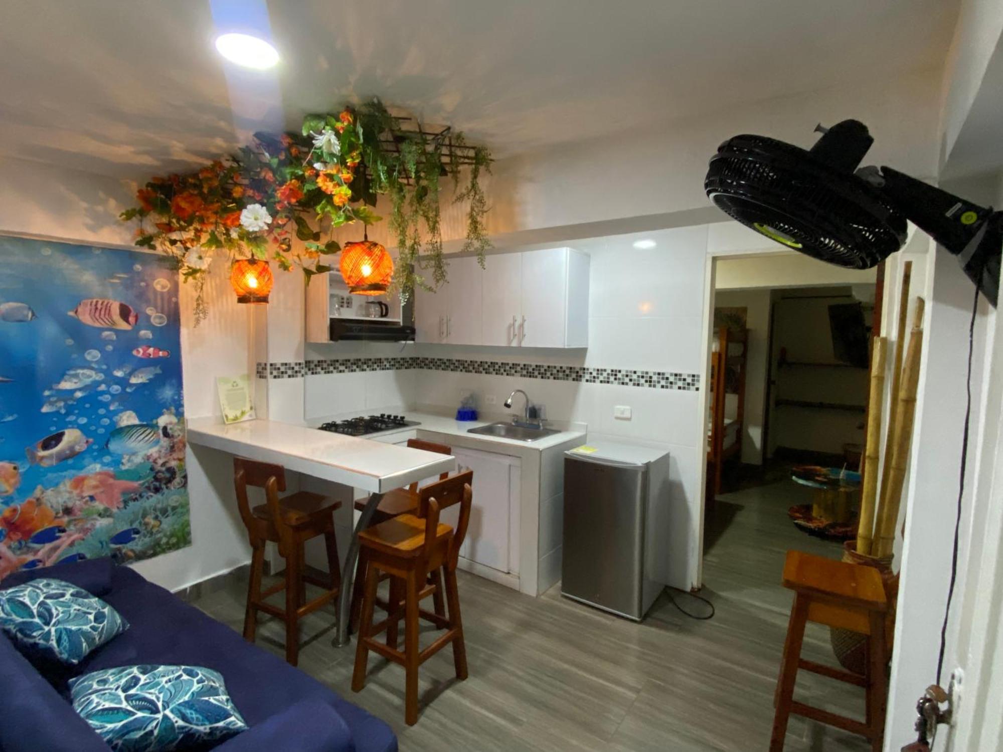 Acuarios Hostal Playa Ladrilleros Esterno foto